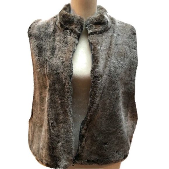 Gray Faux Fur Vest La Fete Size 2XL 3XL Plus Zipper Full Zip Up Sexy Sleeveless - Picture 1 of 9